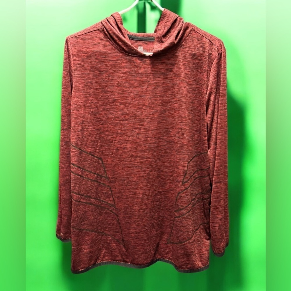 Maroon Long Sleeve Hoodie MEDIUM PIT TO PIT 20in